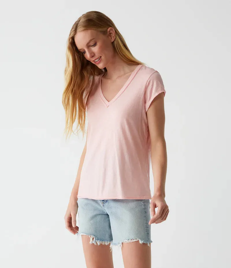 BaxterV-Neck Tee in Grapefruit