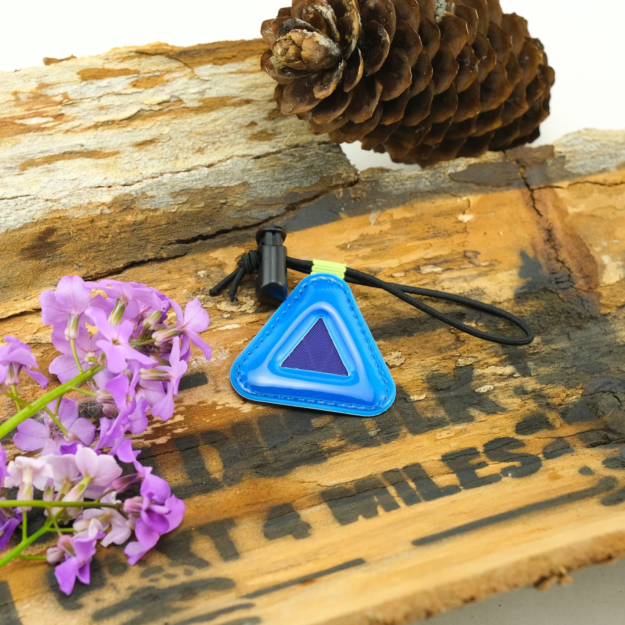 Blue Lug Triangle Reflectors