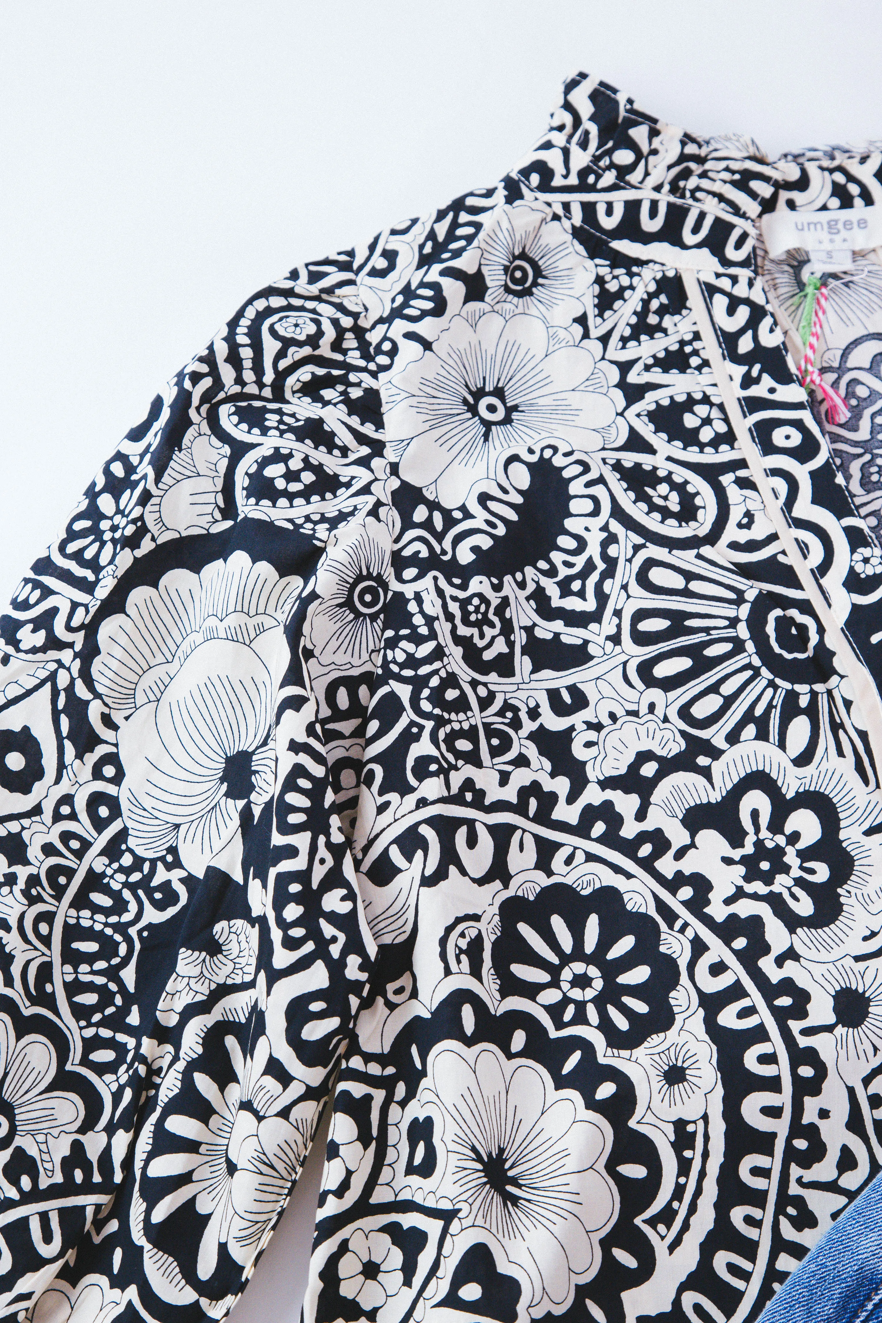 Elle Paisley Top, Black | Extended Sizes