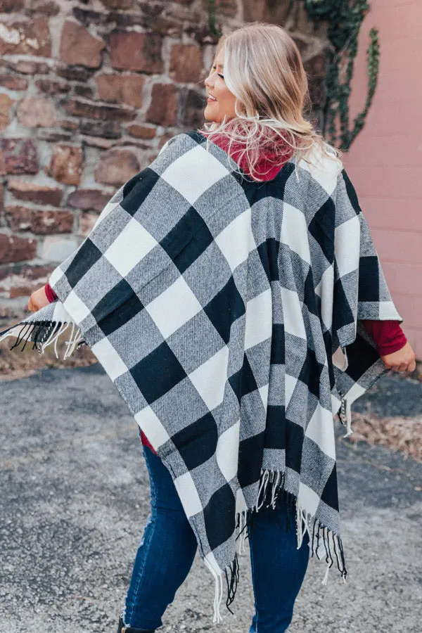 Manhattan Mornings Buffalo Check Poncho in White