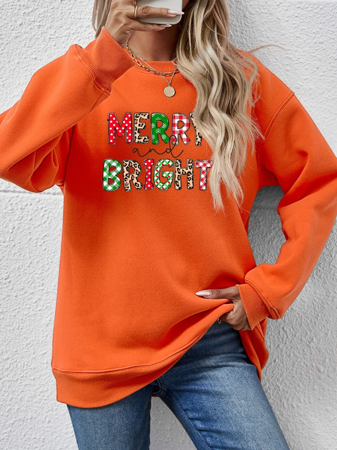 MERRY AND BRIGHT Round Neck Sweatshirt