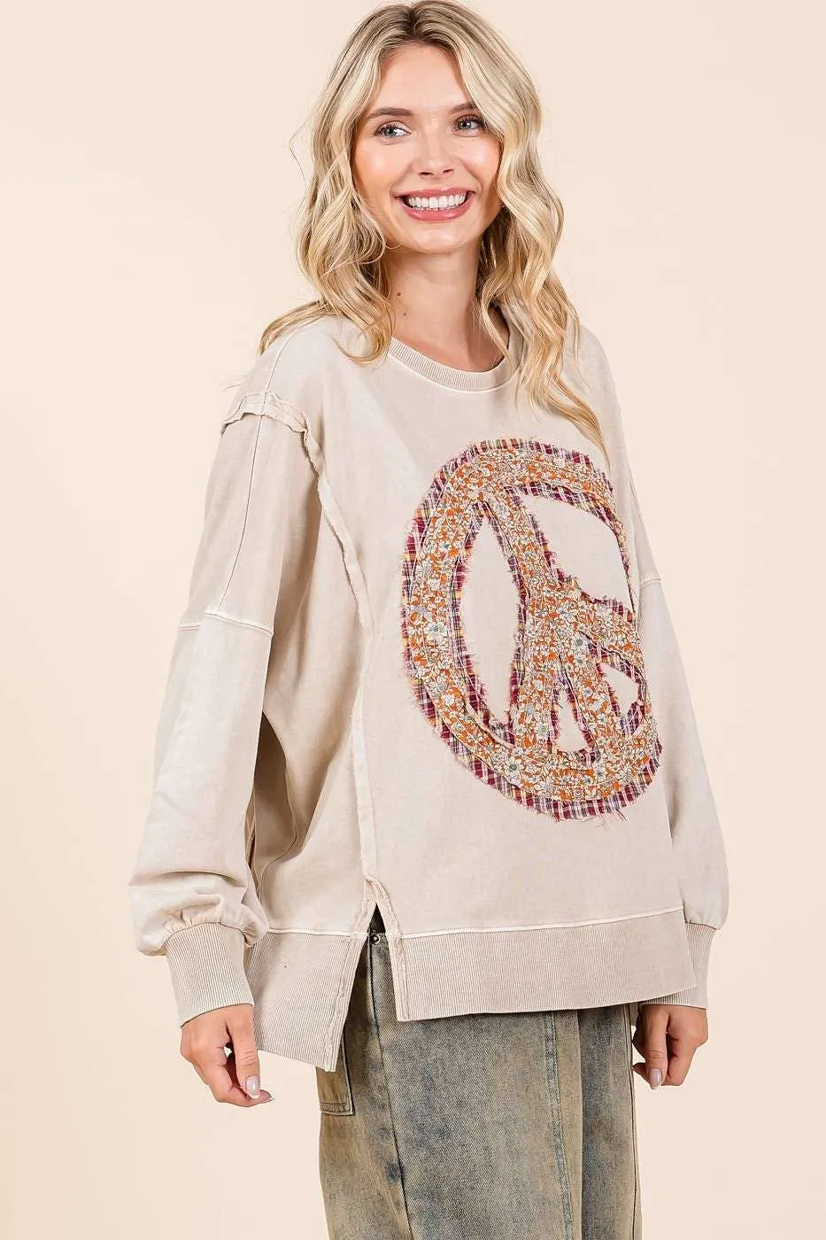 PEACE SIGN PATCH MINERAL WASH SWEATSHIRT