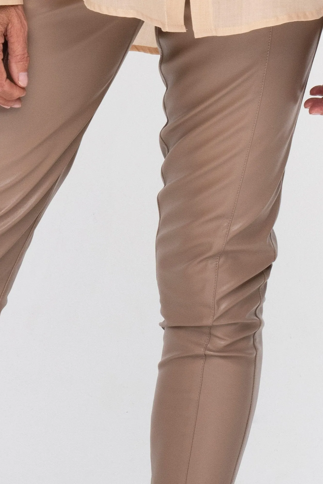 Phrase Pants in Mousse