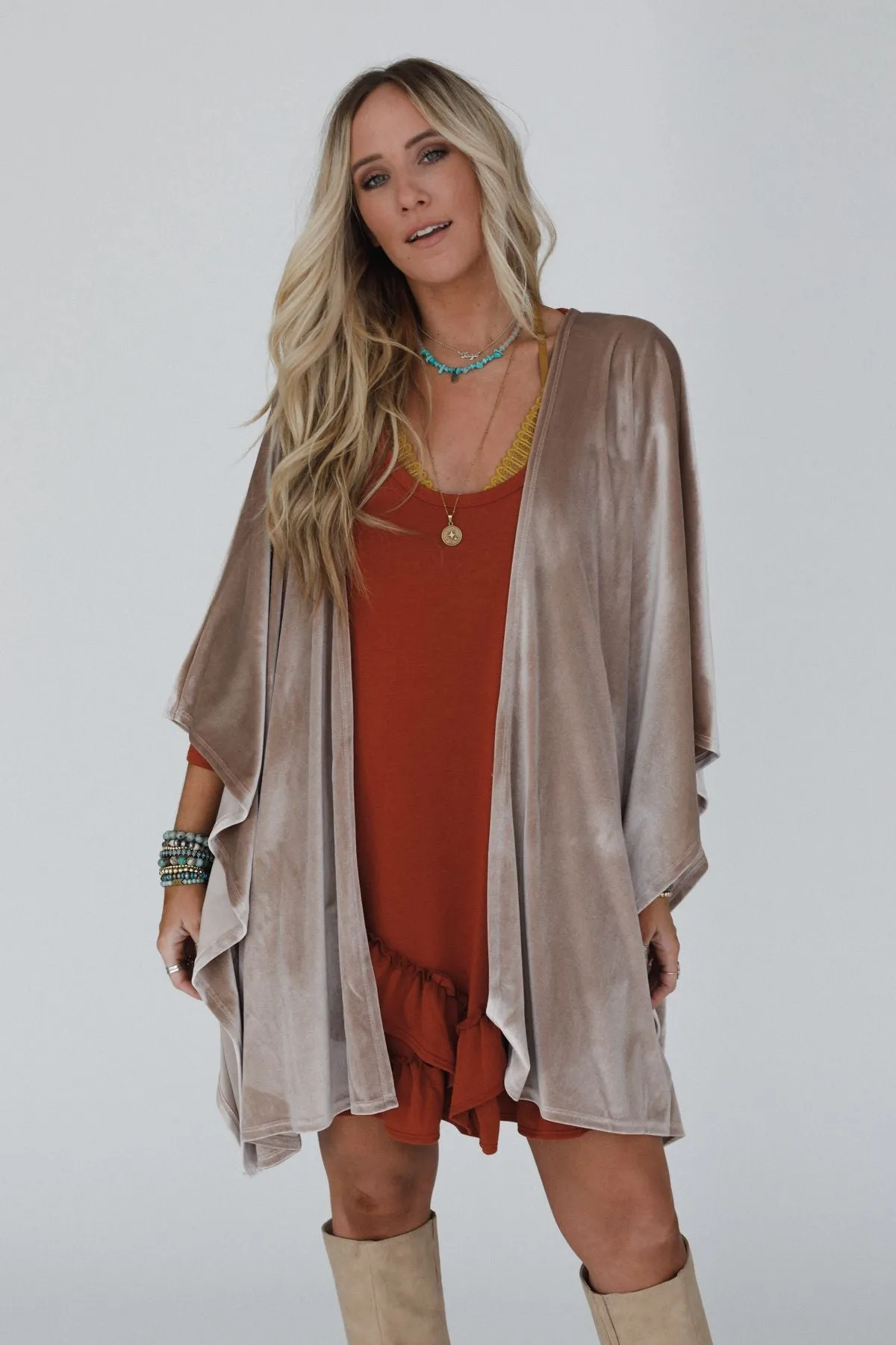 The Nest Savoy Velvet Kimono - Taupe