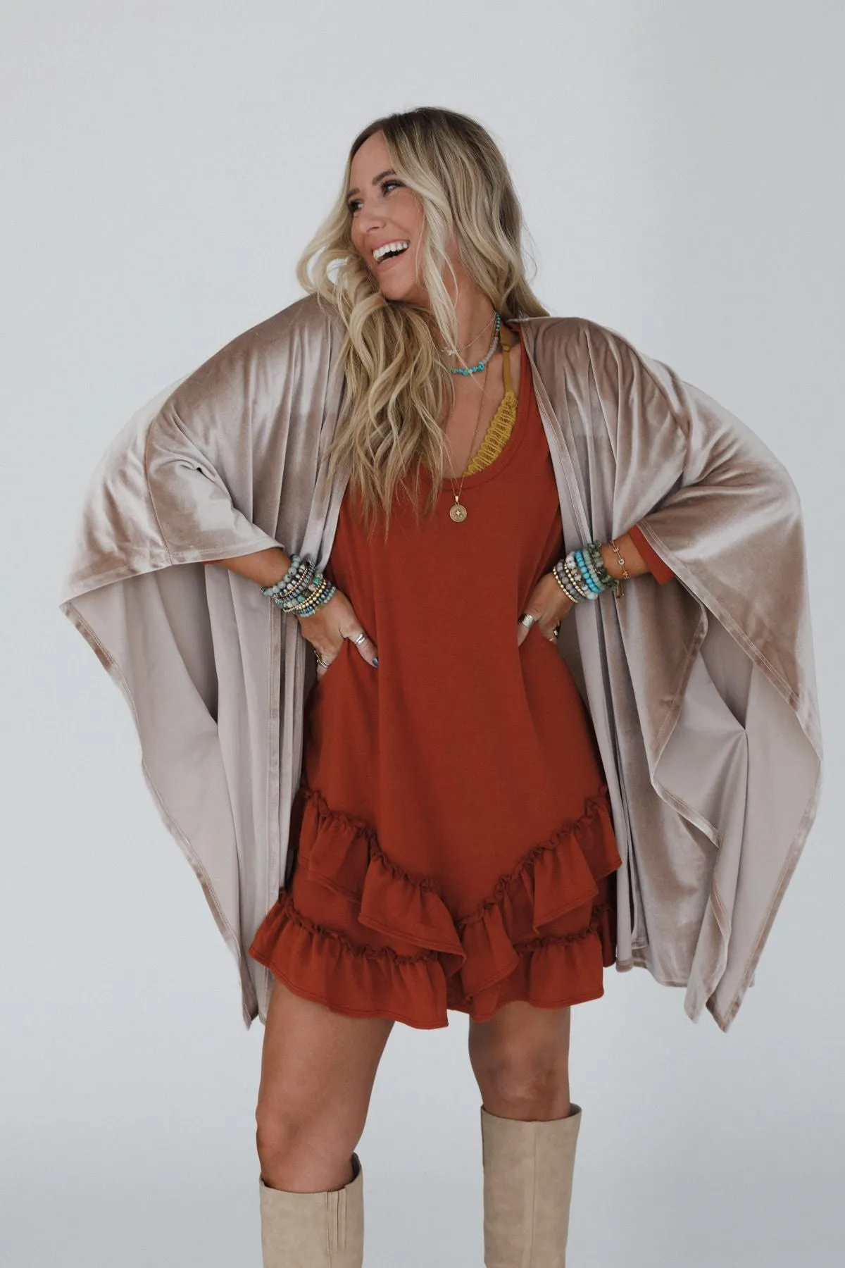 The Nest Savoy Velvet Kimono - Taupe