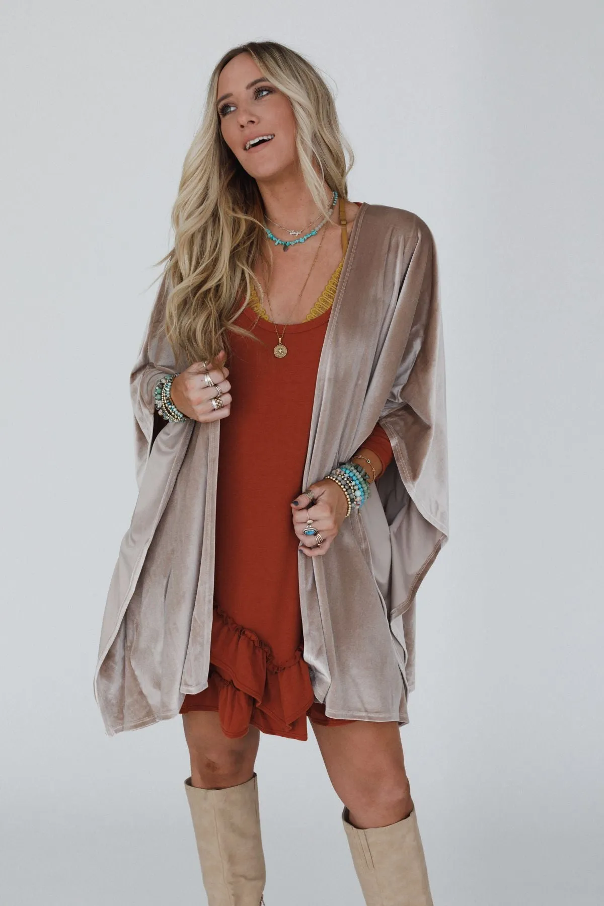 The Nest Savoy Velvet Kimono - Taupe