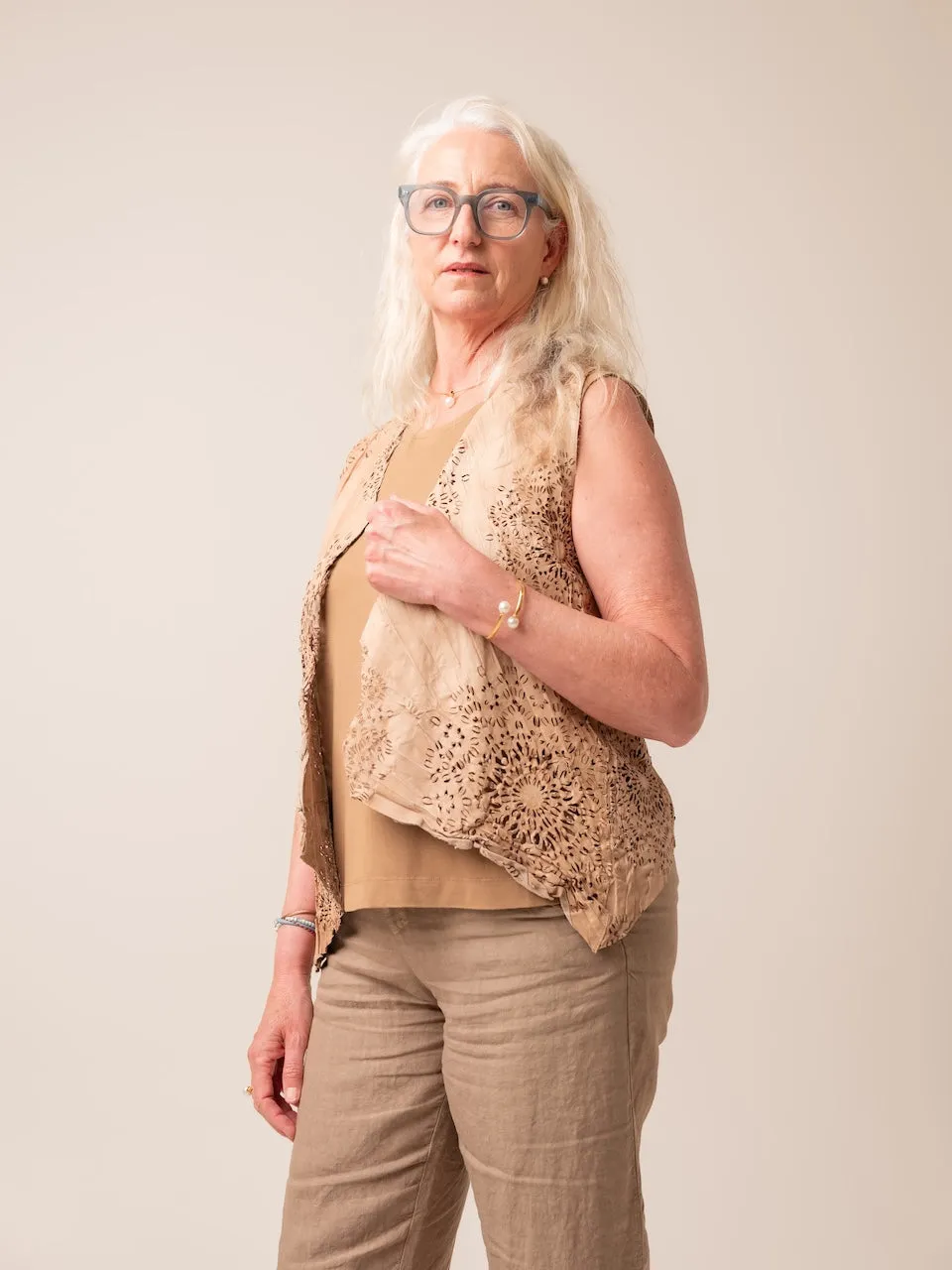 Transit Par Such Laser Cut Vest in Nut